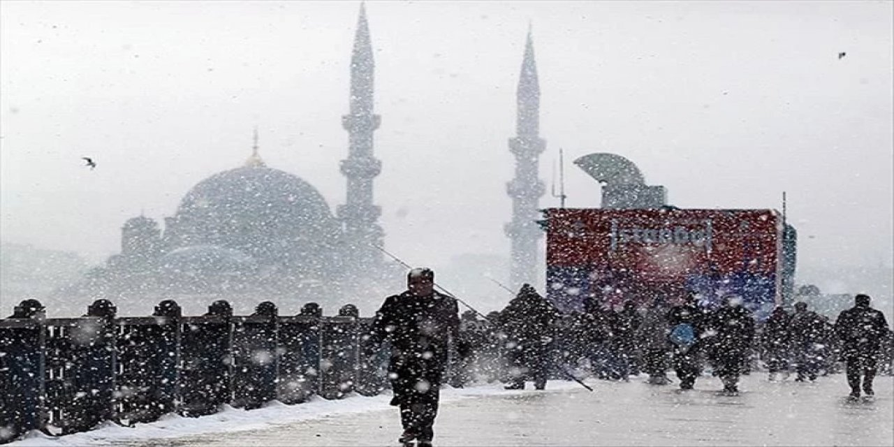 İstanbul'a Kar Geri Geliyor: Hafta Sonuna Dikkat! Meteoroloji 60 İlde Alarm Verdi