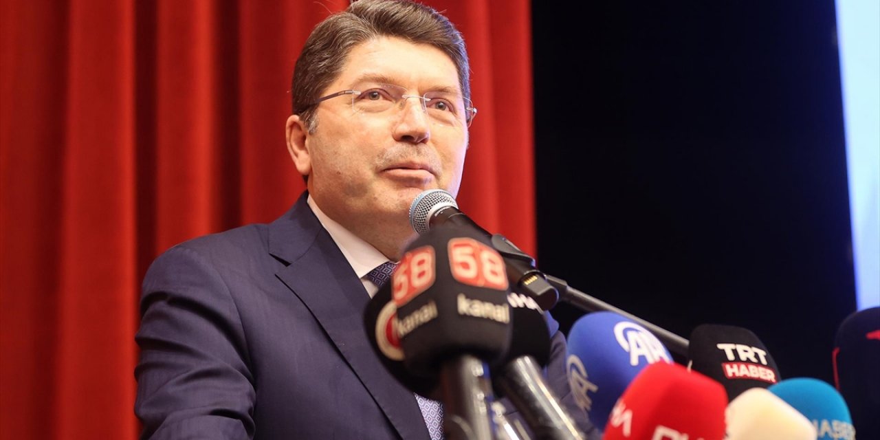 Adalet Bakanı Yılmaz Tunç: Çocuklarımızı ve Gençlerimizi Sanal Tehlikelerden Uzak Tutmak Hepimizin Ortak Görevi