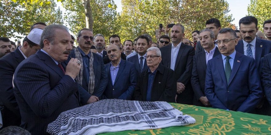 Nuri Pakdil Son Yolculuğuna Uğurlandı