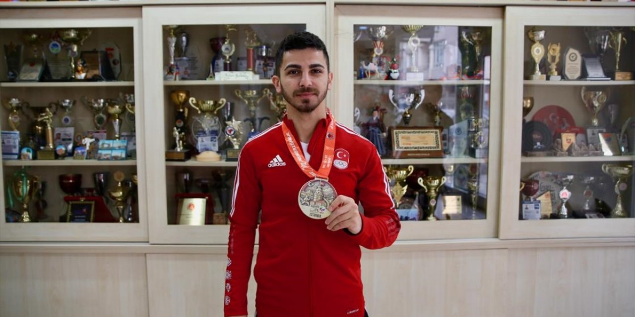 Şampiyon Karateci Eray "Türk Sporuna Hizmet" Peşinde