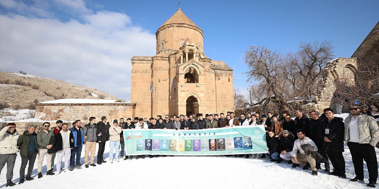 Tematik Kış Kampı'na Katılan Üniversite Öğrencileri Van'ın Güzelliklerine Hayran Kaldı