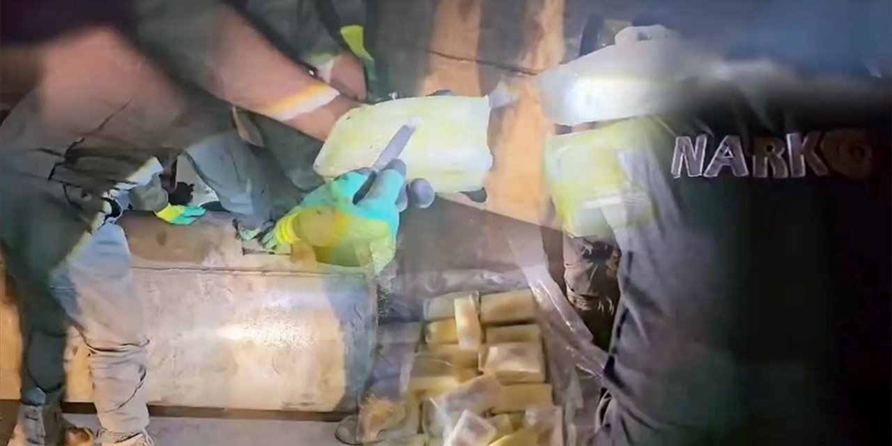 Bakan Yerlikaya'dan Şırnak'ta Ele Geçirilen 142 Kilogram Sentetik Uyuşturucuya İlişkin Paylaşım