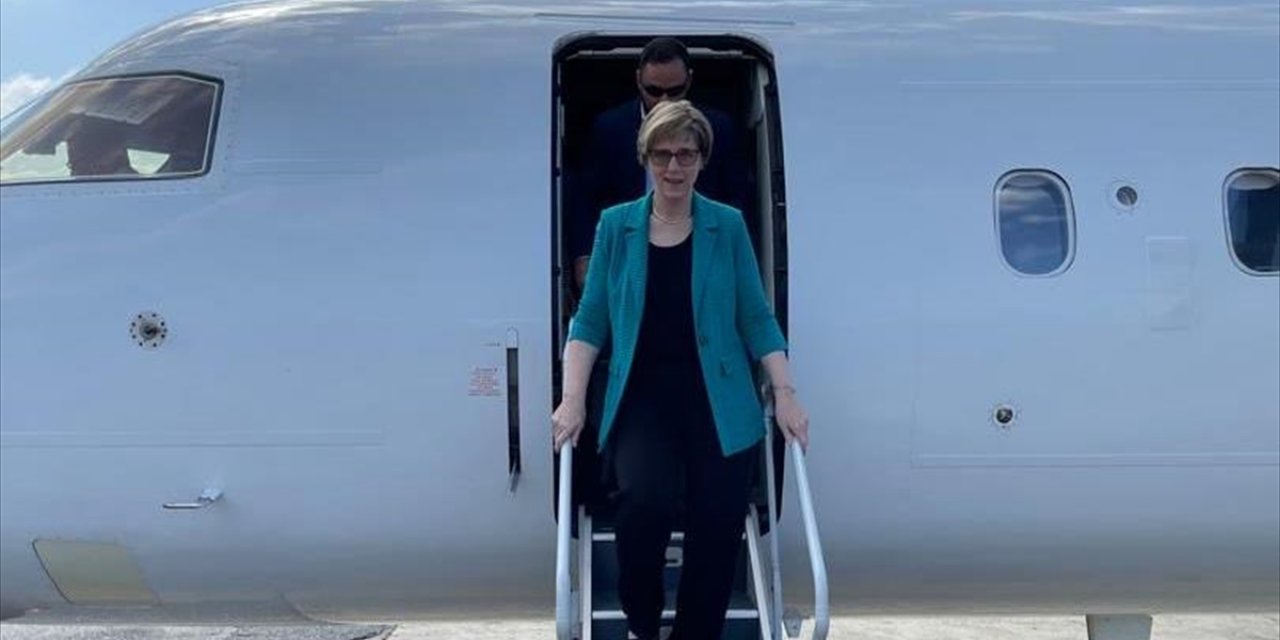 ABD'nin Yeni Karakas Büyükelçisi Yaklaşık 7 Yıl Aranın Ardından Venezuela'ya Ulaştı