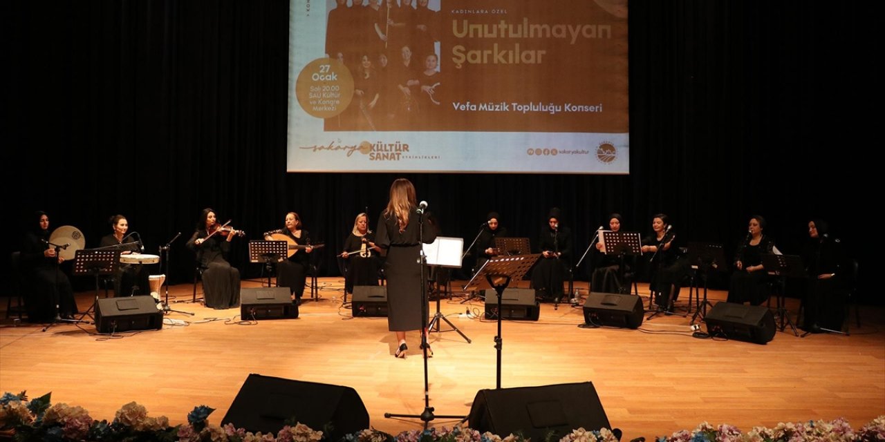 Öğrenciden Emekliye Kadınlardan Oluşan Topluluk, Türk Sanat Müziği Hafızasını Sahneye Taşıyor