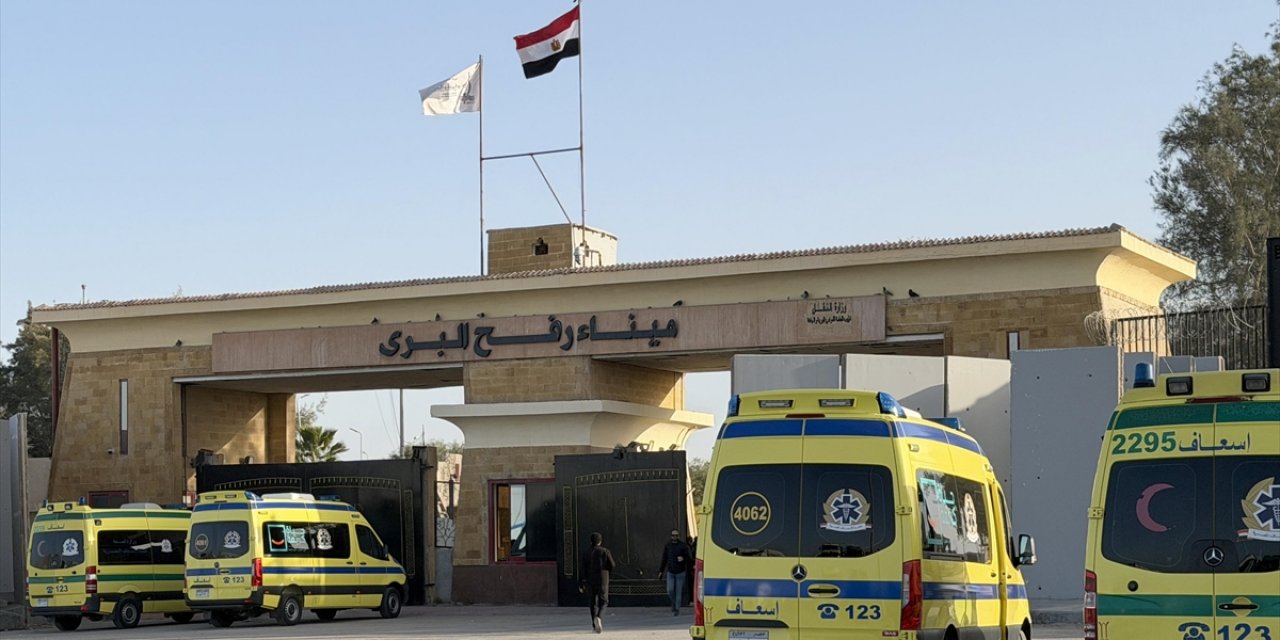 Gazze İle Mısır Arasındaki Refah Sınır Kapısı Yaya Geçişlerine "Deneme" Amaçlı Açıldı