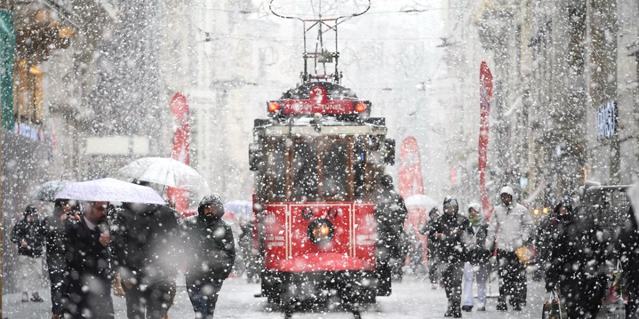 Akom'dan İstanbul İçin Kar ve Soğuk Hava Uyarısı