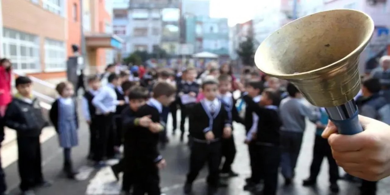 18 Milyon Öğrenci İçin Ders Zili Çaldı: Okullarda Dikkat Çeken 'Bayrak' Teması!