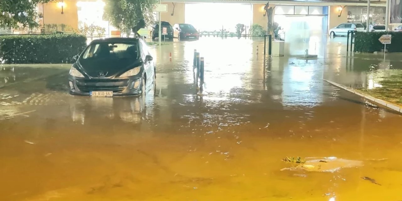 Kent Sular Altında Kaldı! Sağanak Çileye Döndü