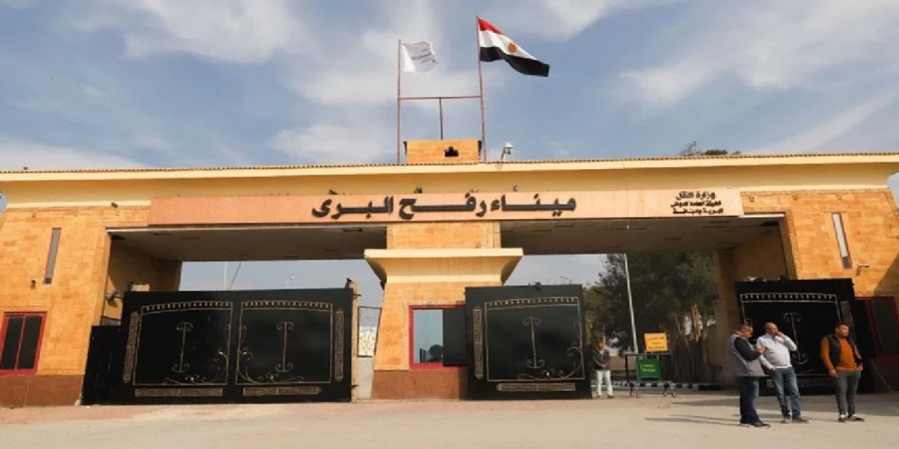 Refah Sınır Kapısı Çift Yönlü Açıldı: Geçişler Sınırlı Olacak