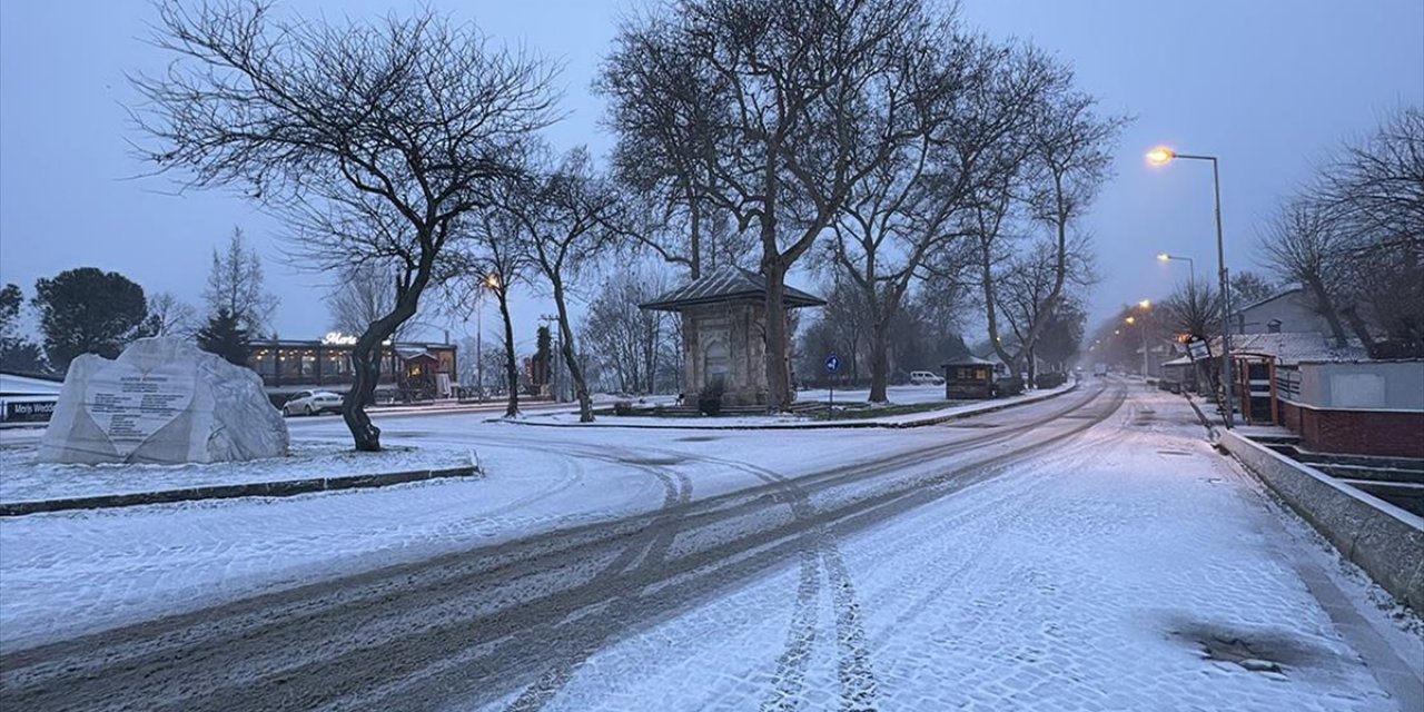 Bazı İllerde Kar Etkili Oluyor