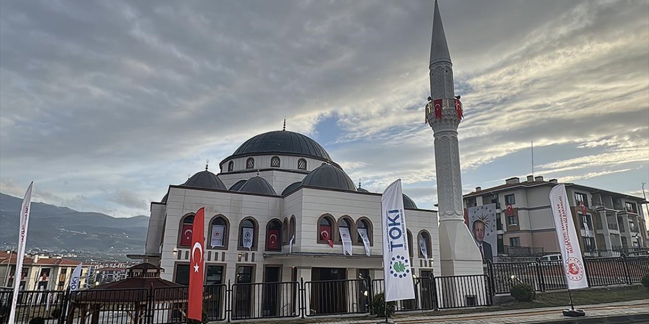 Hatay'da Depremlerde Hasar Gören Camilerin Yerine Yenileri Yapılıyor