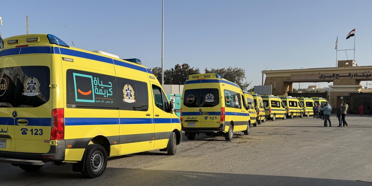 Mısır İle Gazze Arasındaki Refah Sınır Kapısı Çift Yönlü Yaya Geçişine Sınırlı Olarak Açıldı