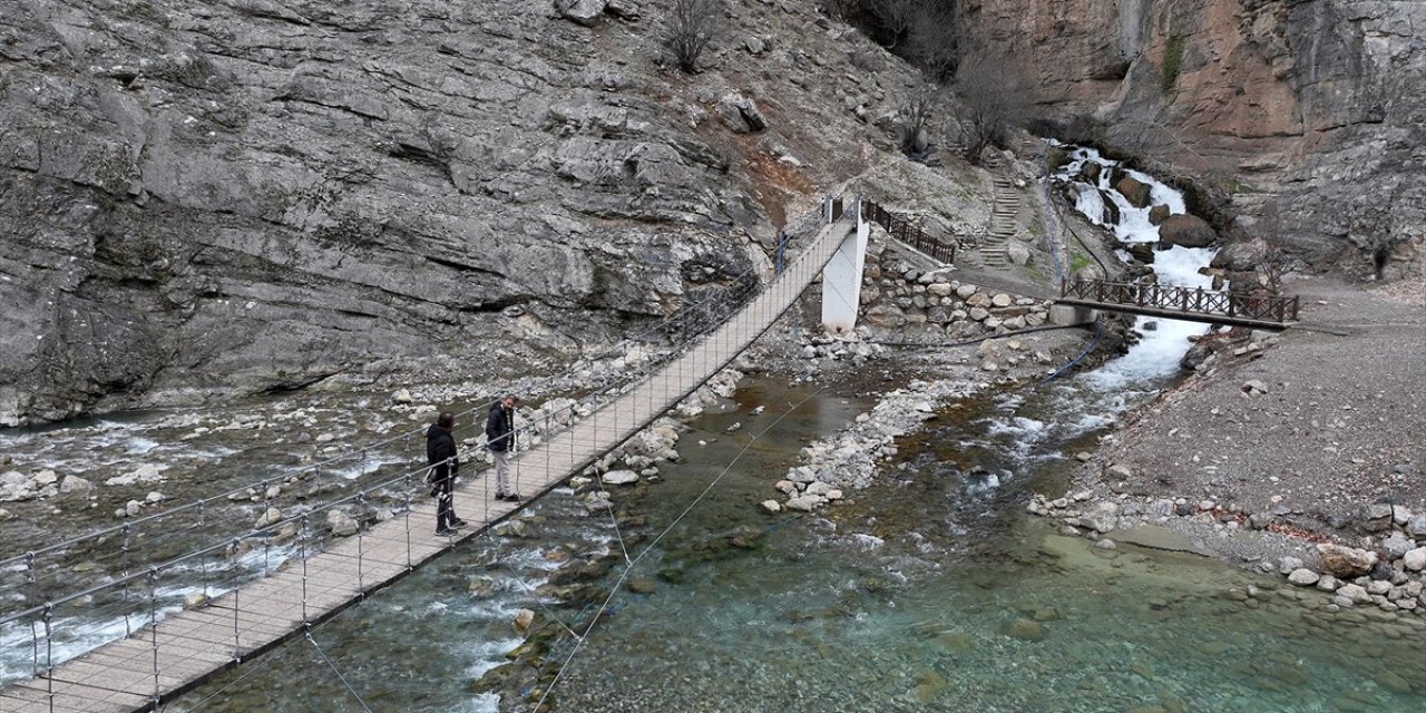 Göksu Şelalesi, Yenilenen Asma Köprüsüyle Doğaseverlere Keyifli Yolculuk Sunuyor