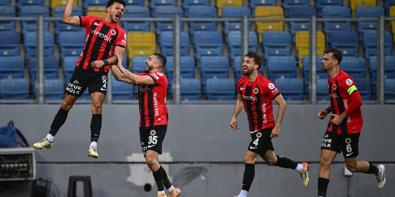 Gençlerbirliği Evinde "Bir Başka"