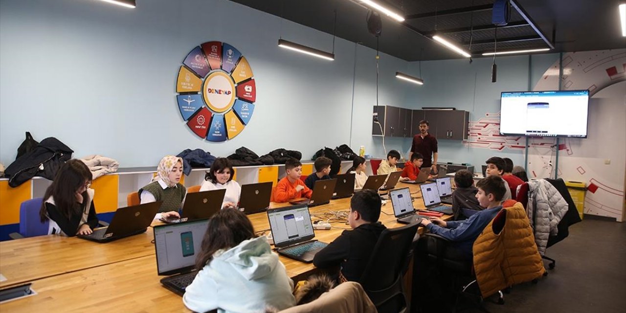 Bilim Erzurum'da Çocuklar Yarıyıl Tatilinde Teknolojinin Yanında Kahve Kültürünü Öğrendi