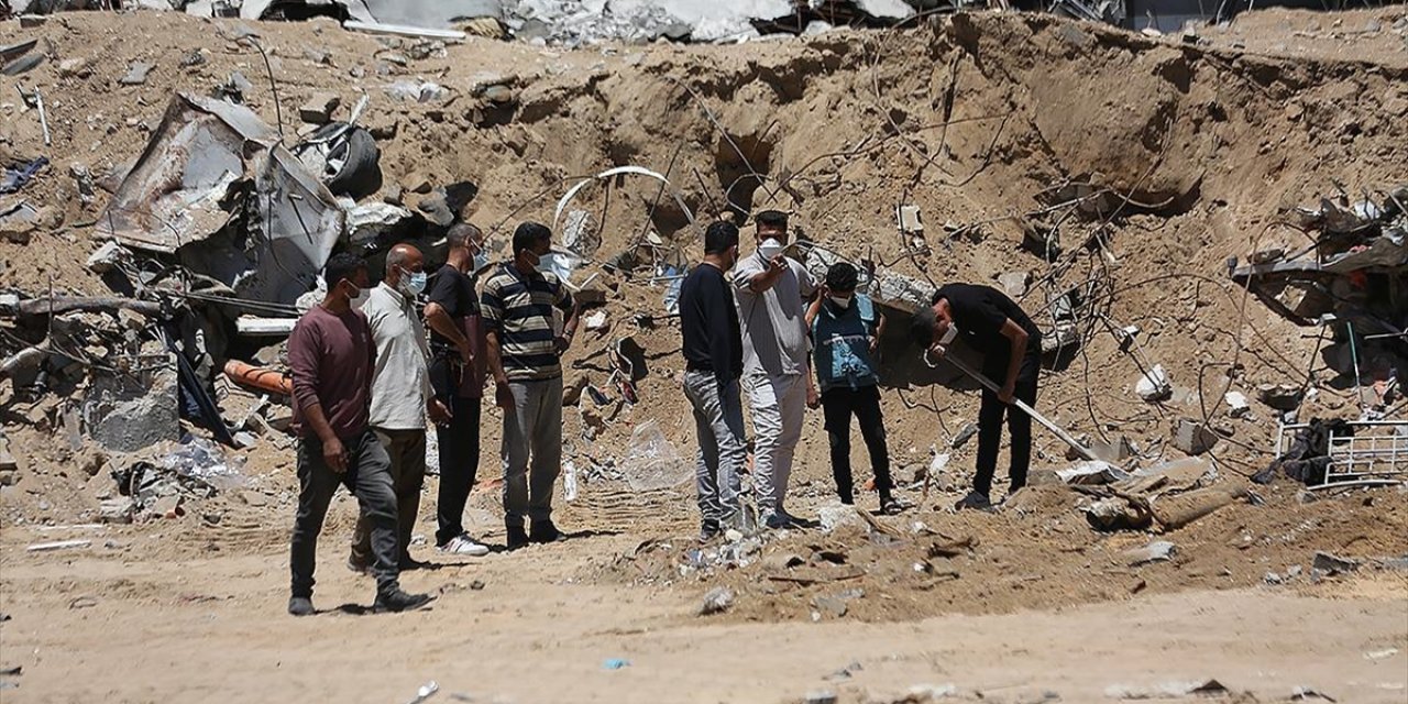 İsrail Ablukası, Enkaz Altında Kalan Filistinlilerin Cesetlerinin Çıkarılmasını Durdurdu