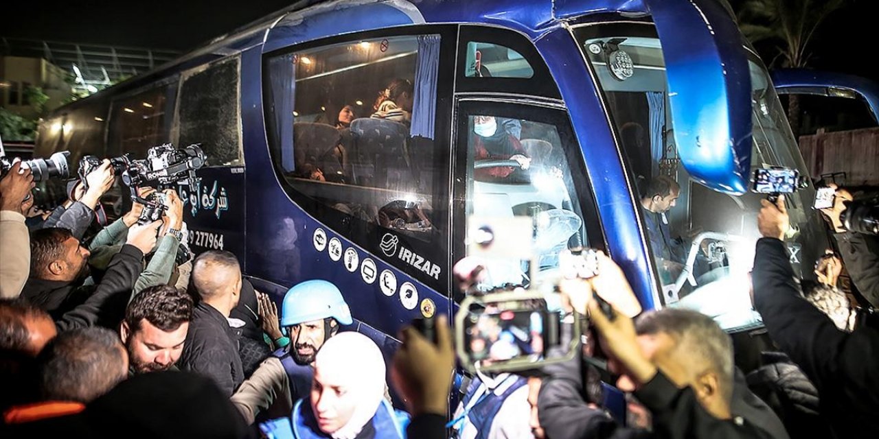 İsrail, Refah Sınır Kapısı'ndan Yalnızca 12 Filistinlinin Gazze'ye Dönüşüne İzin Verdi