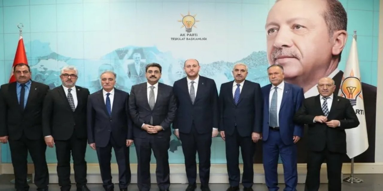 AK Partili İki Başkan Görevden Alındı! Genel Merkez'den Açıklama