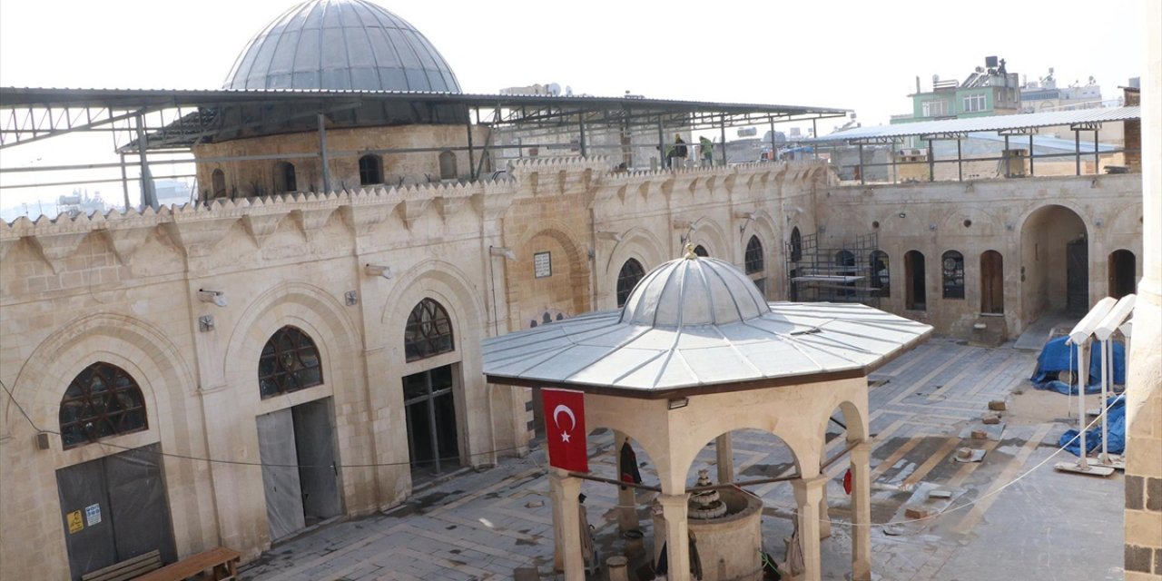 Kilis'te Depremde Zarar Gören Tarihi Yapıların Restorasyonu Sürüyor