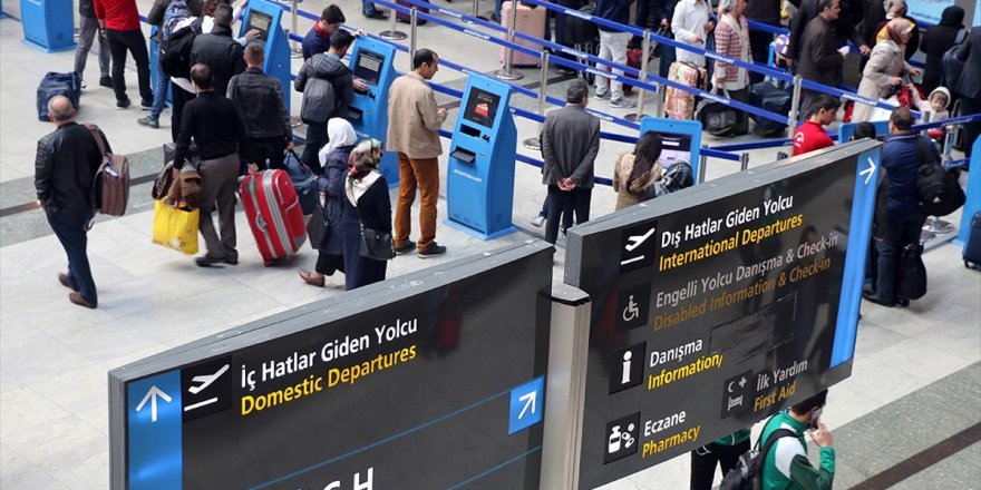 Yaklaşık 9 Milyon Yolcu İstanbul Havalimanını Kullandı