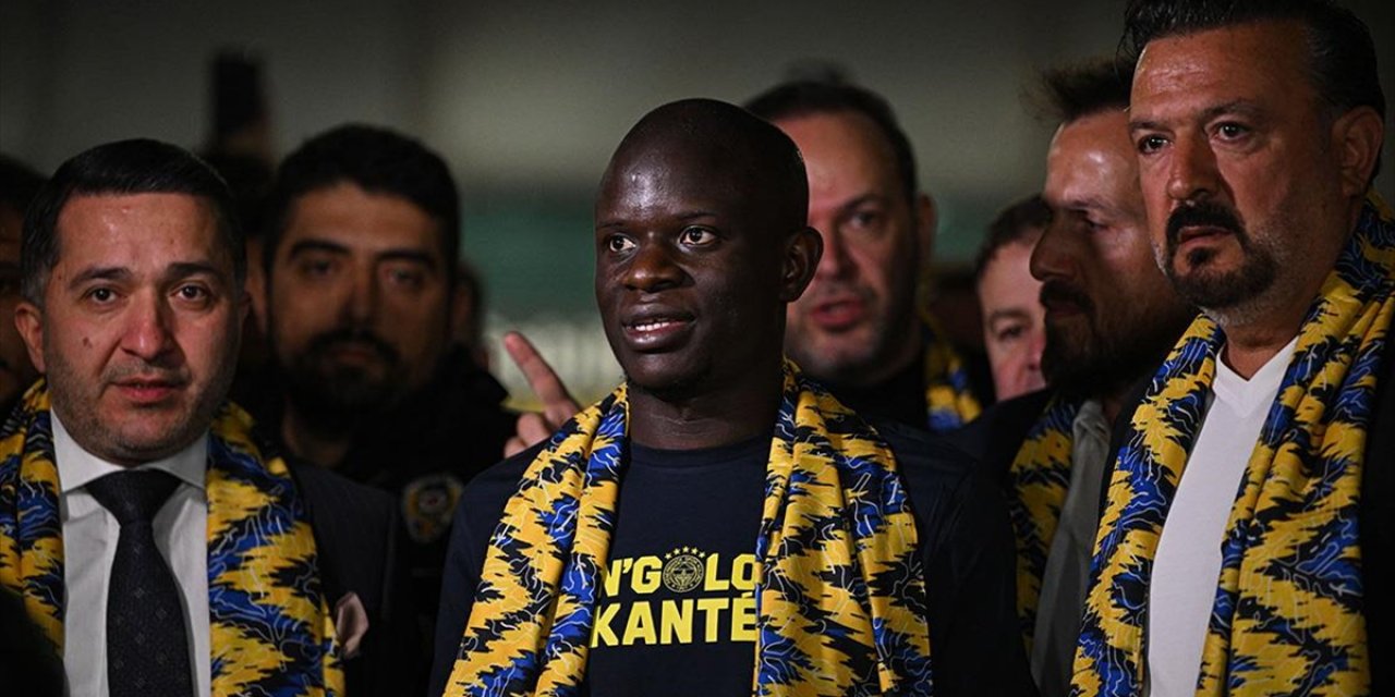 Fenerbahçe'nin Yeni Transferi N'golo Kante, İstanbul'da