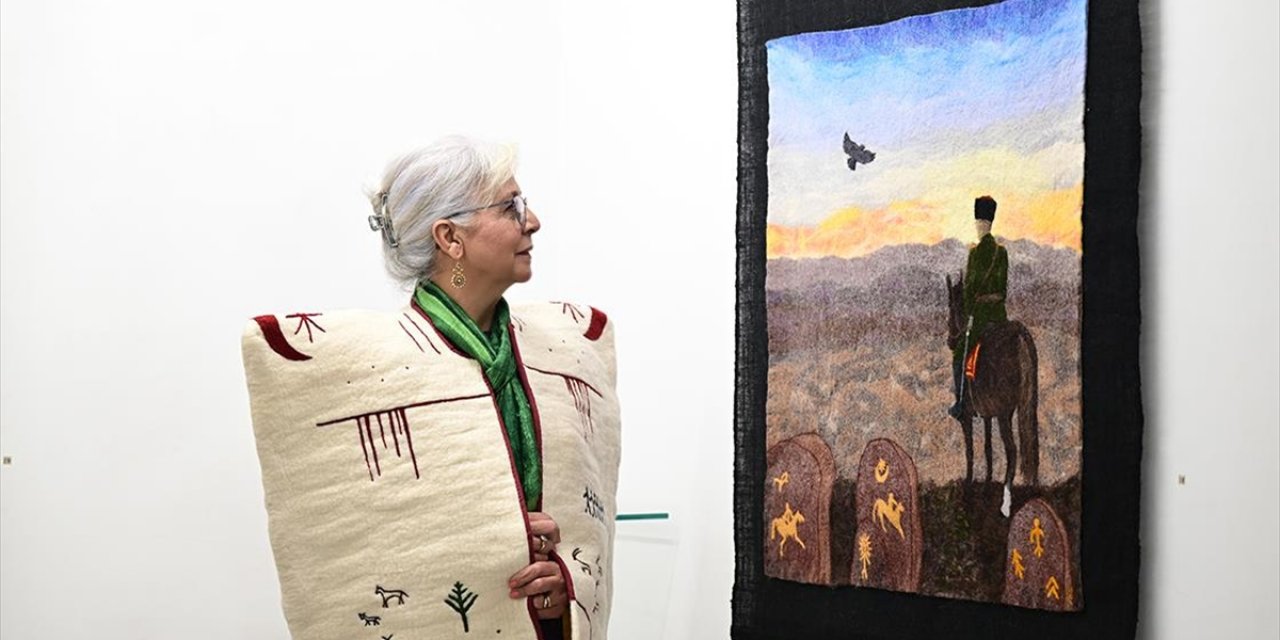 Türk Medeniyetinin Binlerce Yıllık Kaya Resimleri Keçeyle Sanata Dönüştü