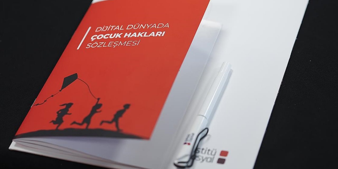 "Dijital Dünyada Çocuk Hakları Sözleşmesi"nin İmza Sayısı 300 Bini Geçti