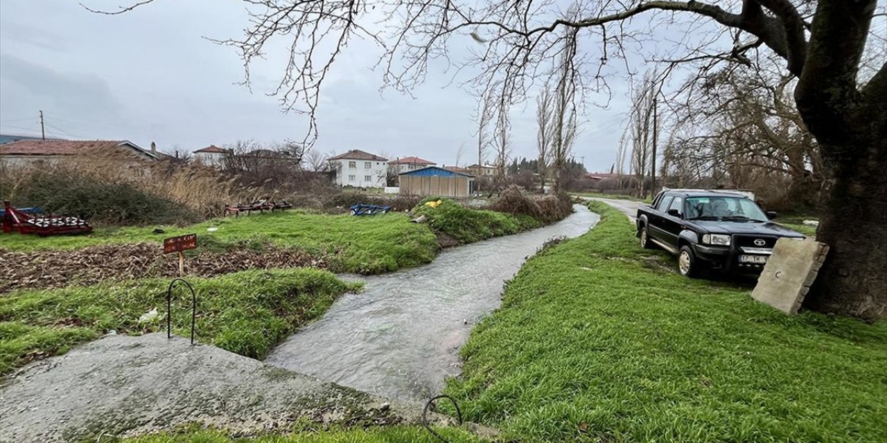 Kazdağları'ndan Gelen Sular Köy Yollarında Çağladı