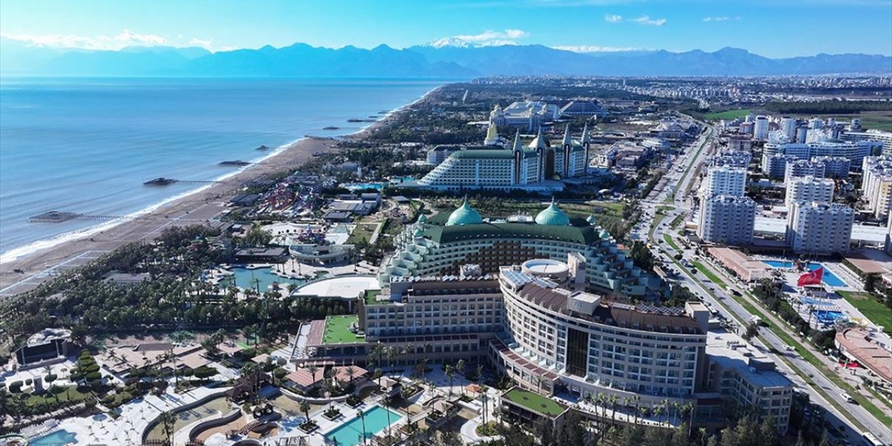 Türkiye Turizmde Zoru Başarıyor