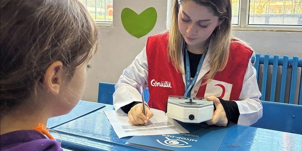 Hatay'da Çocuklara Yönelik Göz Sağlığı Taraması Yapıldı