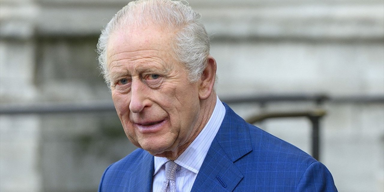 İngiltere Kralı Charles, Kardeşi Andrew'un Epstein Bağlantıları Nedeniyle Protesto Edildi