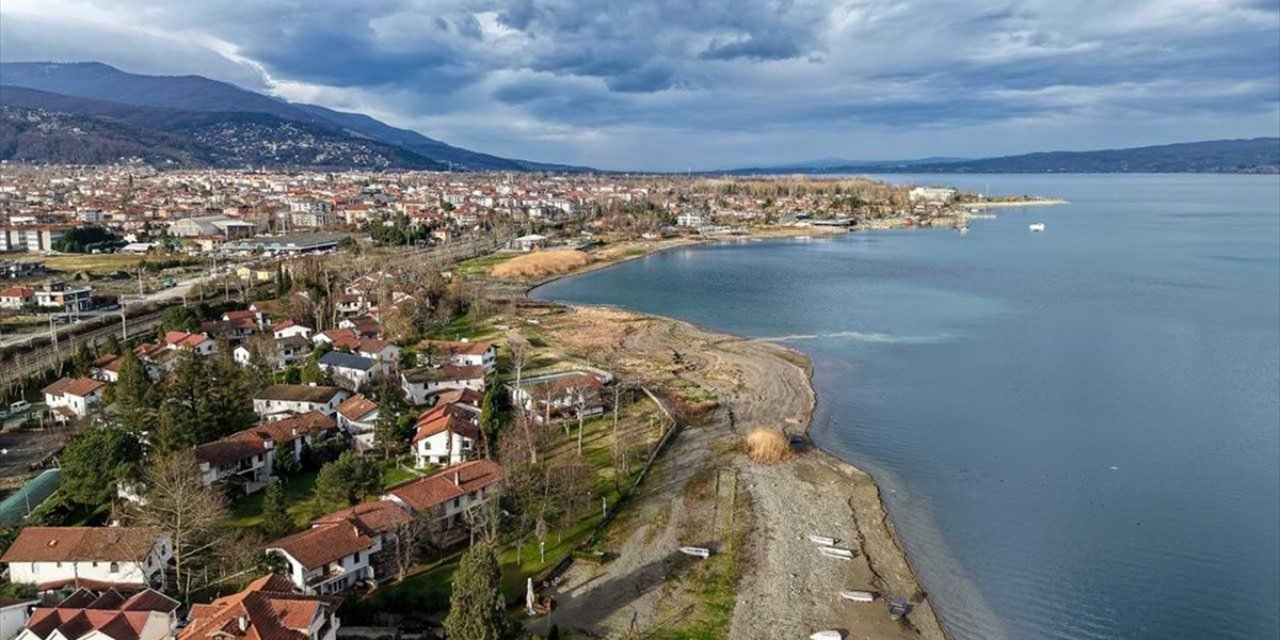 Yağışlar ve Alternatif Kaynaklarla Beslenen Sapanca Gölü 30 Santimetre Yükseldi