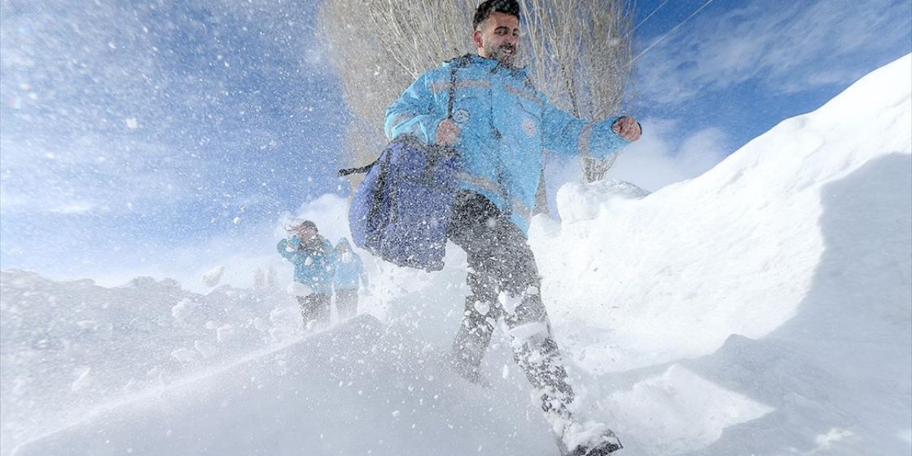Kars'ta Halk Sağlığı İçin Kar ve Tipide Dağlar, Tepeler Aşılıyor