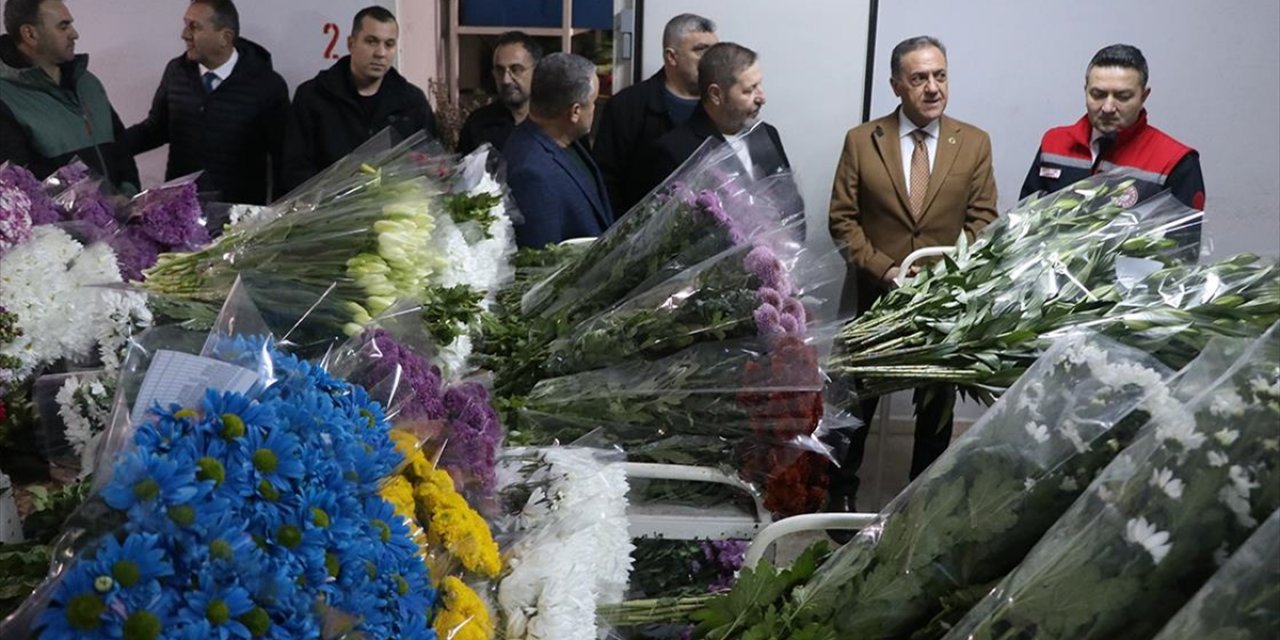 Yalova'da Çiçek Mezatında Sevgililer Günü Yoğunluğu