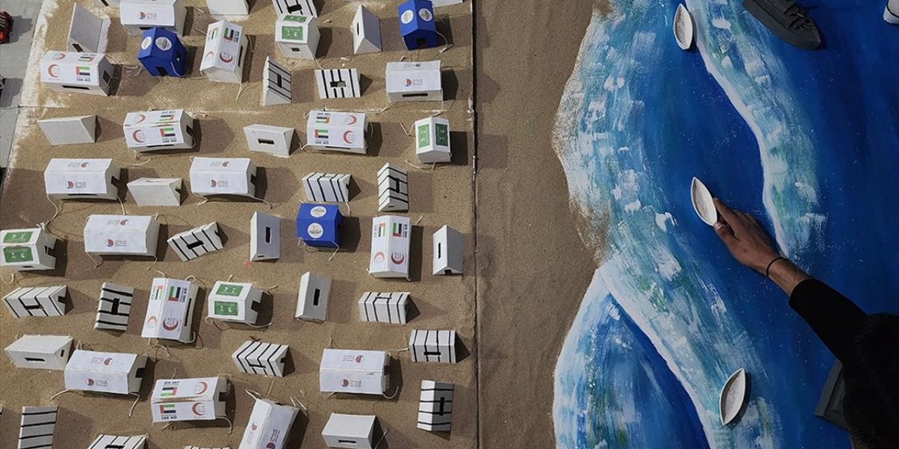 Filistinli Gençler, İsrail'in Gazze'de Oluşturduğu Yıkımı Maketlerle Canlandırıyor