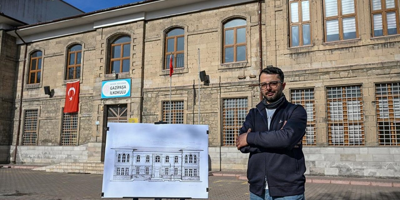 Üçüncü Kuşak Ressam Kentteki Tarihi Eserleri Tuvaline Taşıyor