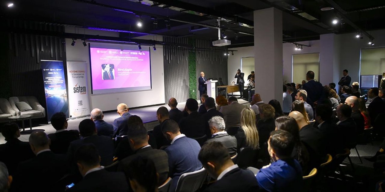 Bakü'de, Azerbaycan-Türkiye Dijital Dönüşüm İş Forumu Düzenlendi