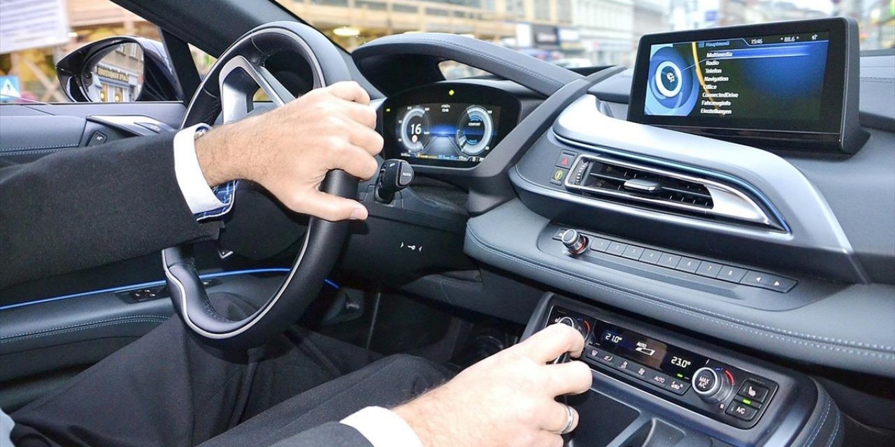 BMW, Yangın Riski Nedeniyle Dünya Çapında Yüz Binlerce Aracı Geri Çağıracak