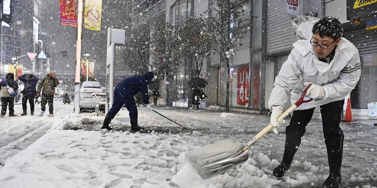 Japonya'da Şiddetli Kış Şartlarından Kaynaklanan Can Kayıplarının Sayısı 46'ya Yükseldi