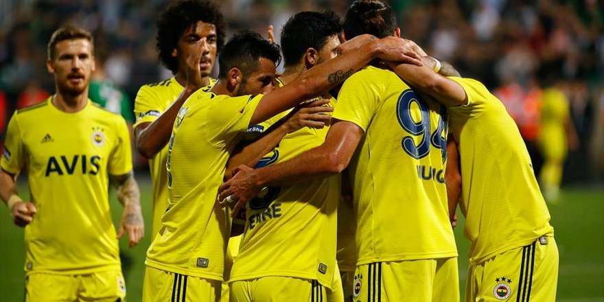 Süper Lig'in 8. Haftasında Fenerbahçe, Deplasmanda Yukatel Denizlispor'u 2-1 Yendi