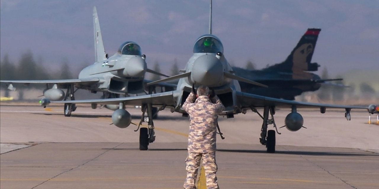 Almanya, "Arktik Nöbeti" Misyonuna İlk Adımda 4 Eurofighter İle Katılacak