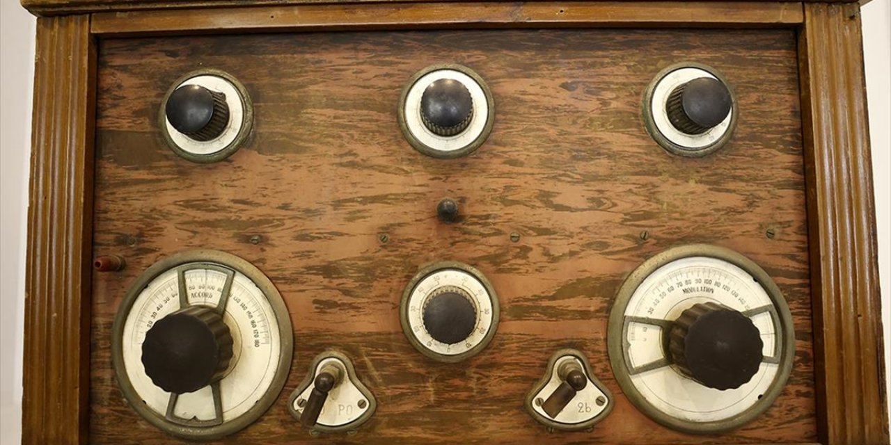 Telgraftan Dönüştürülen 106 Yıllık Radyo Ziyaretçileri Geçmişe Götürüyor