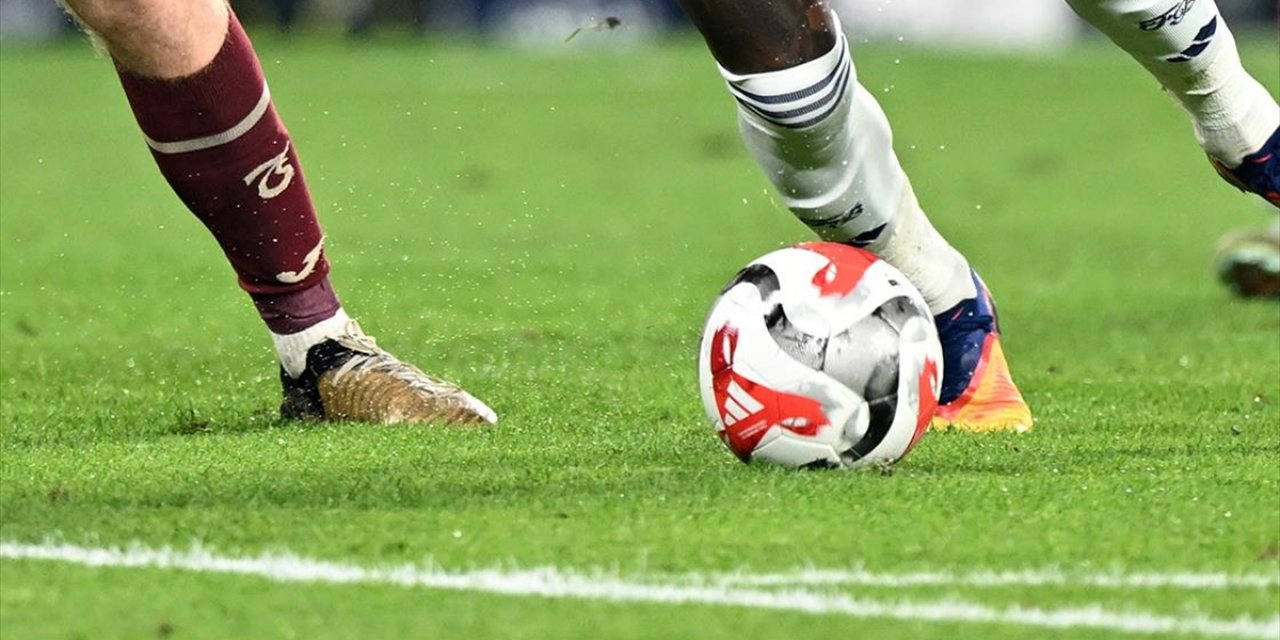 Fenerbahçe, Süper Lig'de Yarın Trabzonspor'a Konuk Olacak