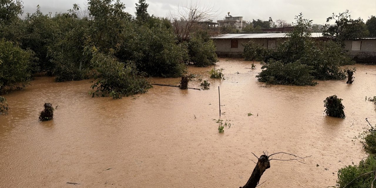 Antalya'ya 40 Günde Geçen Yılın Toplamı Kadar Yağış Düştü