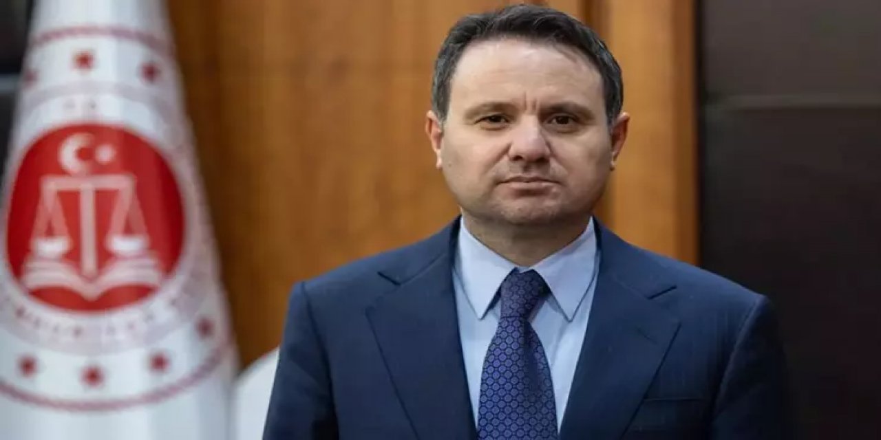 Bakan Gürlek'ten Olaylı Yemin Törenine İlişkin Açıklama: "Üzüldüm, Şaşkınlık Yaşadım'