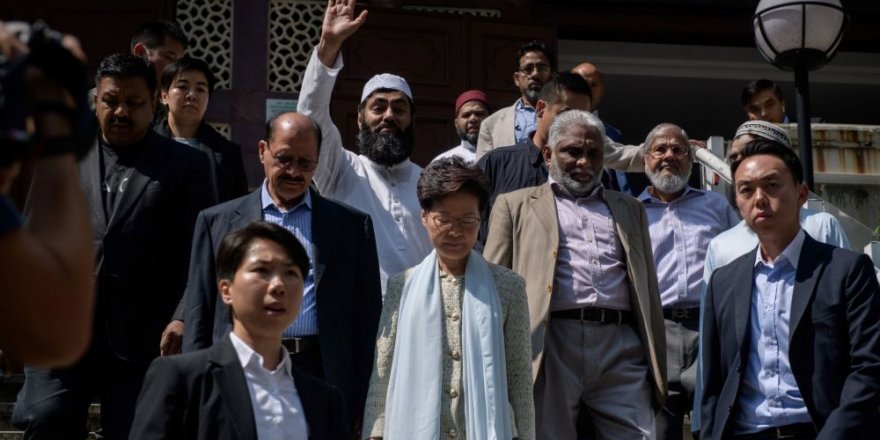 Zarar Gören Camiyi Ziyaret Edip Özür Dilediler