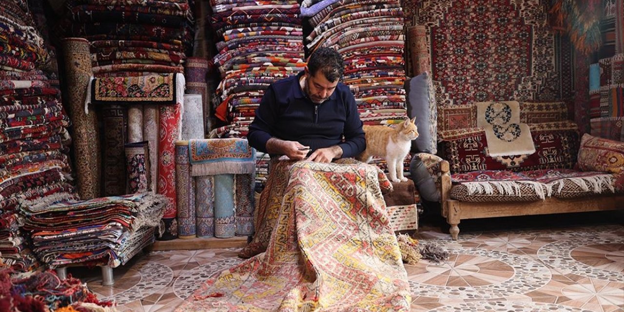 Eski Halı Ve Kilimleri Onaran Süleyman Usta, Geri Dönüşüme Katkı Sağlayıp Kültürü Yaşatıyor