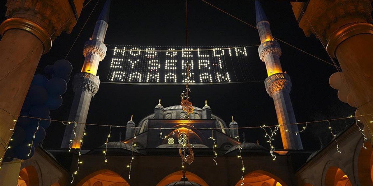 On Bir Ayın Sultanı Ramazan 19 Şubat'ta Başlayacak