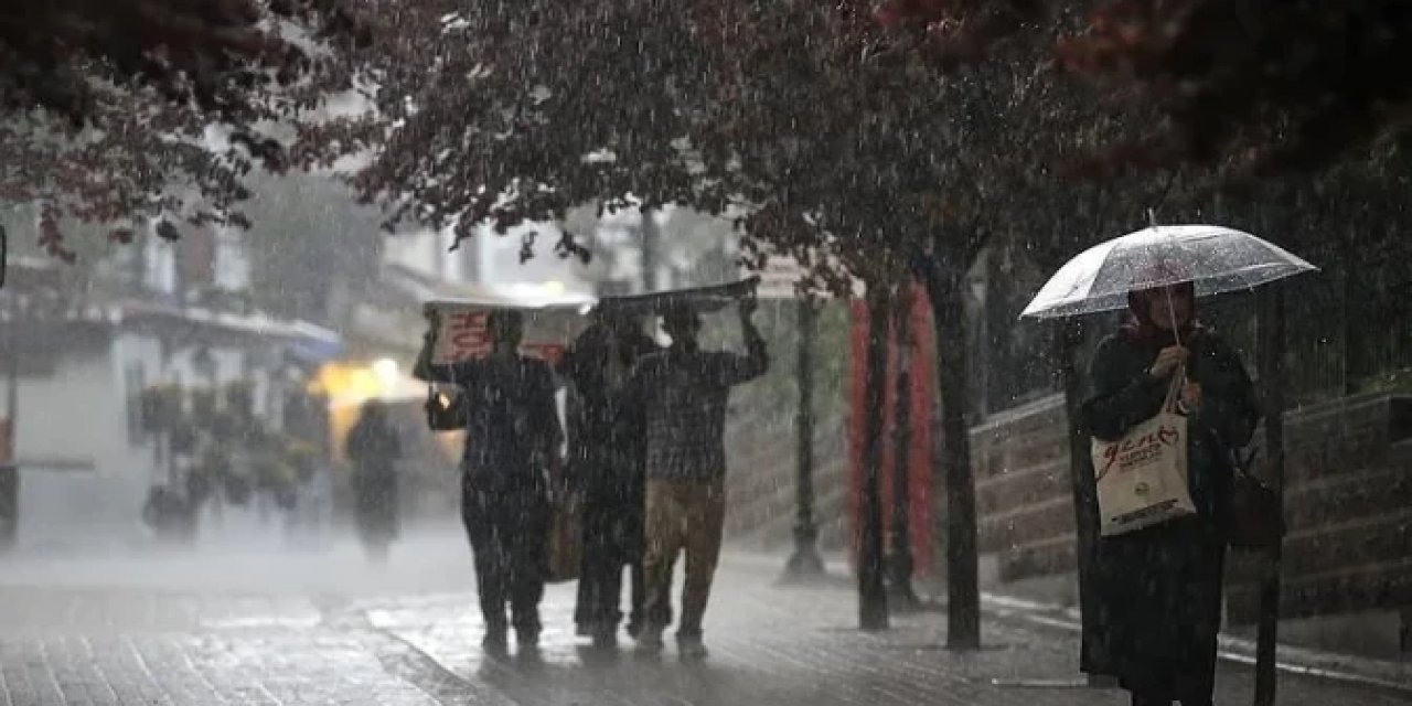 Sıcaklıklar 10 Derece Birden Düşecek! İstanbul’a Kar Yeniden Geliyor