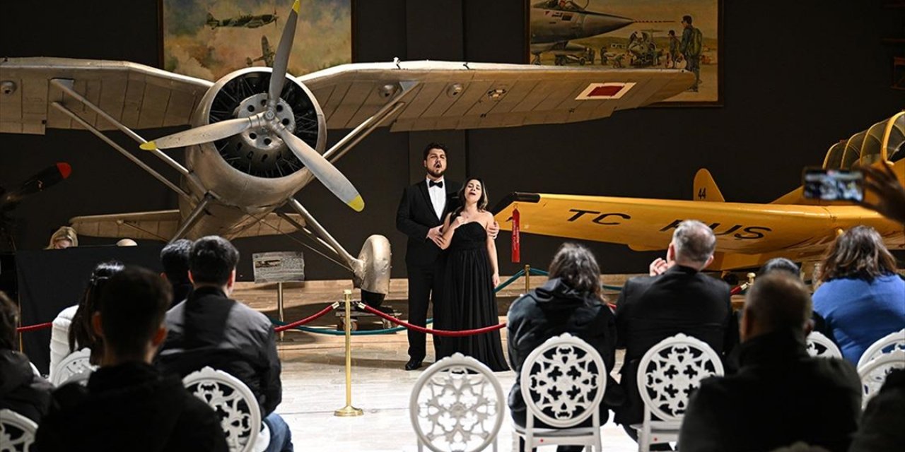 Yenilenen İstanbul Hava Müzesi'nde "Sonsuz Aşk" Konseri Düzenlendi